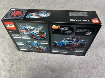 LEGO Technic 42077 Závodní auto - 2