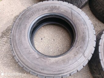 Pneumatiky 265/70 R17,5 Bridgestone vzorek 7-8mm - 2