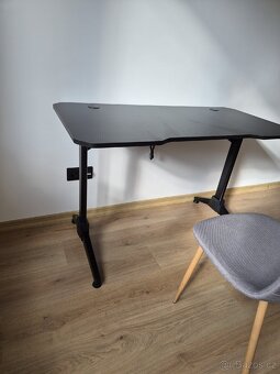 Herní stůl Connect IT NEO+ s RGB podsvícením - 2