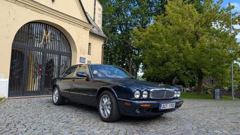 Jaguar Sovereing XJ8 - 2