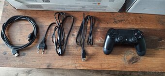 Prodám Playstation 4 PS4. Málo hrané. - 2