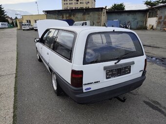 Opel Omega A 2.4i benzín 92kW, automat, bez dokladů - 2