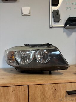 Pravý světlomet BMW E90 - 2