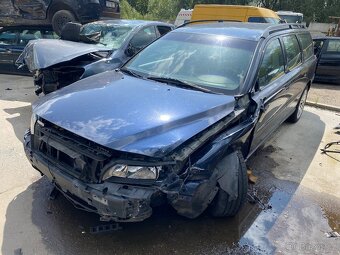 Volvo V70 2.5TDi 103kW - Náhradní díly - 2