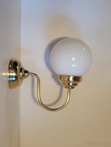 mosazná nástěnná lampa, lampička, bílé stínidlo - 2