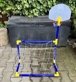 Dětská branka s basketbalovým košem. - 2