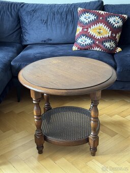 Rustikální kulatý konferenční stolek z masivu - 2