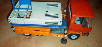 Plechové hračky - 2