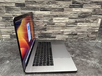 CTO MacBook Pro 15" 2017 i7 / 16GB / 500GB / Pro 560 - 2