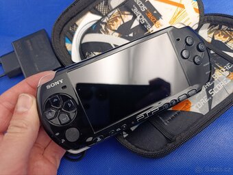 Sony PSP PlayStation Portable 3004 + Hry - 2
