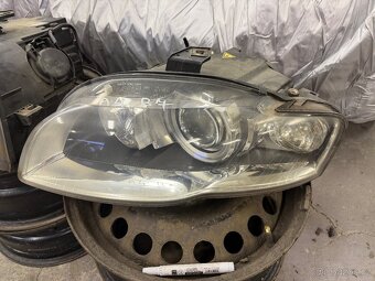 Přední Xenon světla Audi A4 B7 - 2