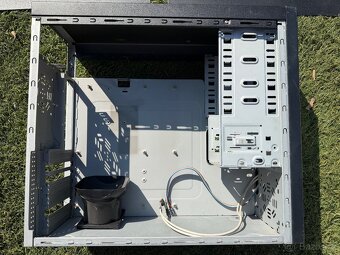 Staré ATX skříně - 2