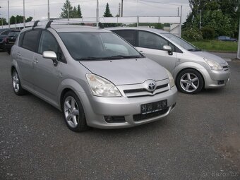 TOYOTA COROLLA VERSO 2 KUSY DOHROMADY,2.2D-4D - 2