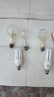 Různé druhy žárovek - 2