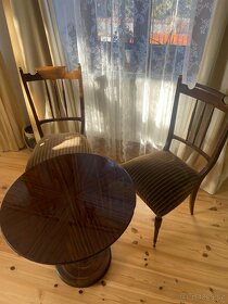 Starožitné dřevěné židle 4ks a kulatý dřevěný stolek - 2