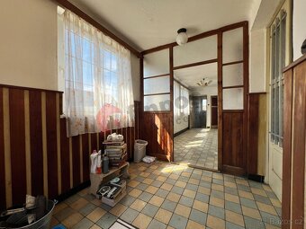 Prodej rodinného domu v Mirošovicích, 176m2 a pozemek 1276m2 - 2