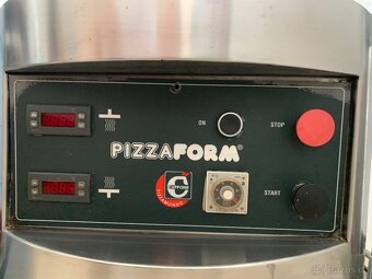 Hydraulický lis na pizza těsto Cuppone PZF/35C s ohřevem - 2