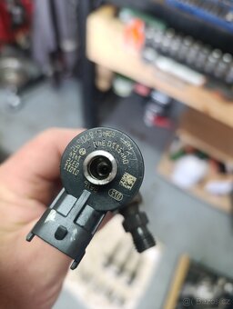Sada vstřikovačů PEUGEOT CITROEN 1.6 EHDI 8V BOSCH 044511034 - 2