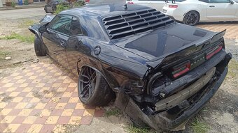 Dodge Challenger 6.4 SRT náhradní díly - 2