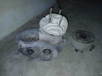 Polomotor Jawa 250 - 2