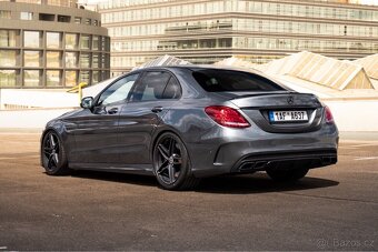 Mercedes-Benz C63 AMG - 2