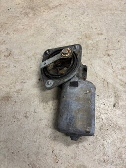 Motorek steracu w114/w115 - 2
