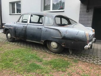Tatra 603 rok 1974 motor V8 - 2