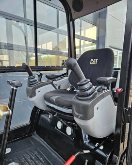 minibagr top stav2015 Caterpillar 301.7 D - 2