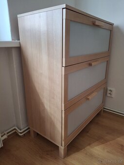 Prodám krásnou skříňku se třemi šuplíky - 2