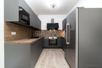Pronájem bytu 4+kk (116m²) s předzahrádkou v novostavbě na u - 2
