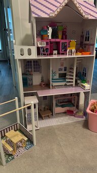 Dřevěný domeček pro Barbie - 2