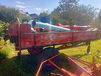 Rozmetadlo hnoje 3 t - 2