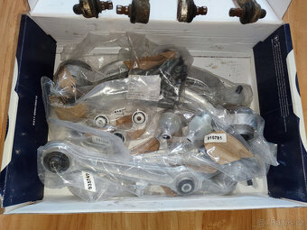 Audi A4 B5 ramena, koberce - 2