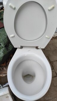 WC kombi + umyvadlo - 2