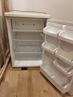 Lednice s mrazákem LG - 2