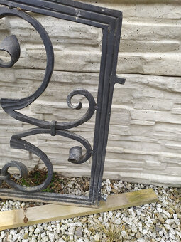 Prodám kovaný zahradní plotový prvek - 2