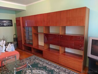 Zachovalá obývací stěna - 2