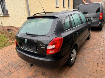 Škoda Fabia kombi facelift 120tis km Černá metla - 2