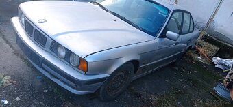 BMW E34 525i M50B25 samosvor díly - 2
