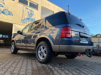 Ford Explorer Eddie Bauer - 2
