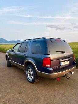 Ford Explorer Eddie Bauer - 2