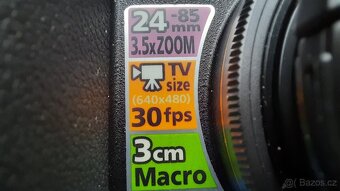 Nikon Coolpix 8400 - sleva - 2