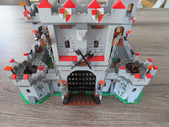 LEGO Castle mix - hrad 7946 + spousta extras, viz popis - 2