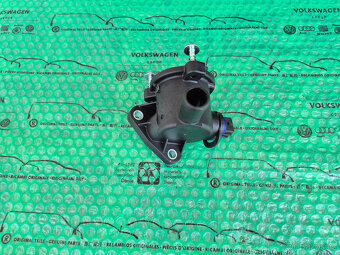 skříň termostatu Škoda Felicia 1.3 s klimatizací 047121111B - 2