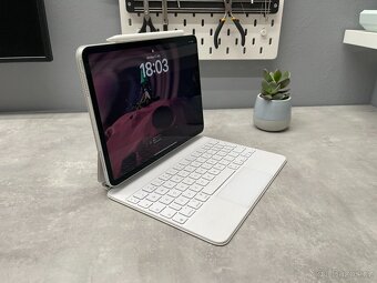 zánovní bílá Apple Magic Keyboard pro iPad 11" - A2261 - 2