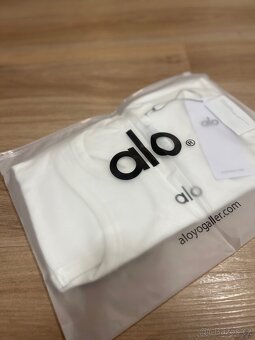 Alo yoga top - 2