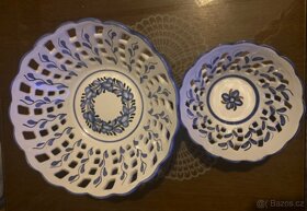 Keramické bílé vykrajované misky s modrým dekorem - 2