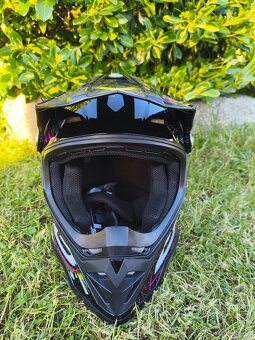 Motokrosová helma. Více velikostí. Nová - 2