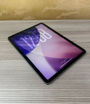 Apple iPad Air 10.9" 2022 M1 64GB šedá - 2