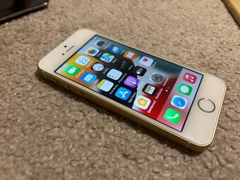 Apple iPhone SE 32GB - 2